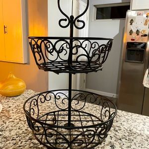 2 tier round fruit stand